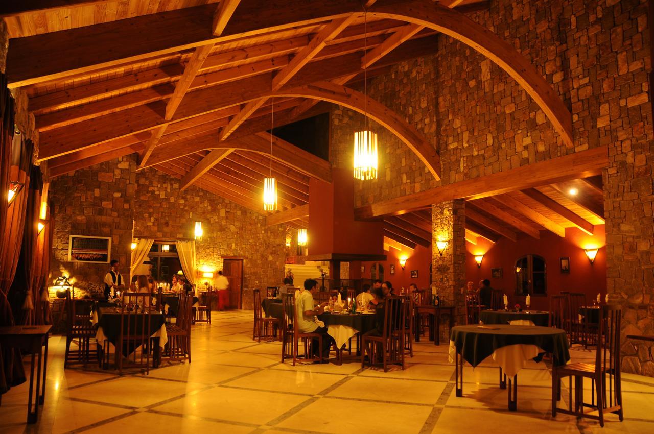 Le Jardin Du Roy Hotel Ranohira Exterior photo