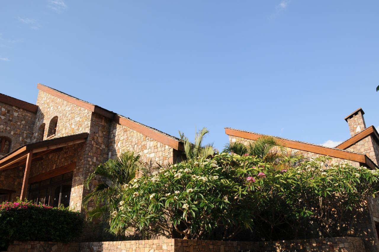 Le Jardin Du Roy Hotel Ranohira Exterior photo